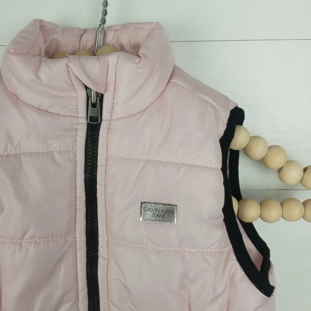 Calvin Klein Jeans girls size 4T light pink slight collar full zipper puffer